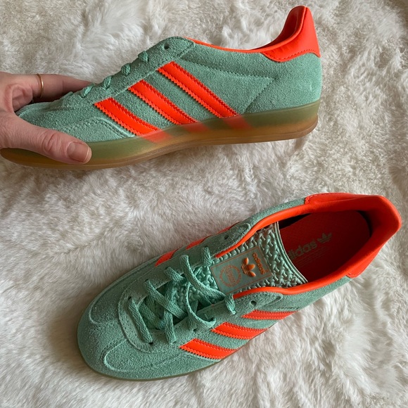 adidas gazelle silver green womens Adidas Originals main image 1